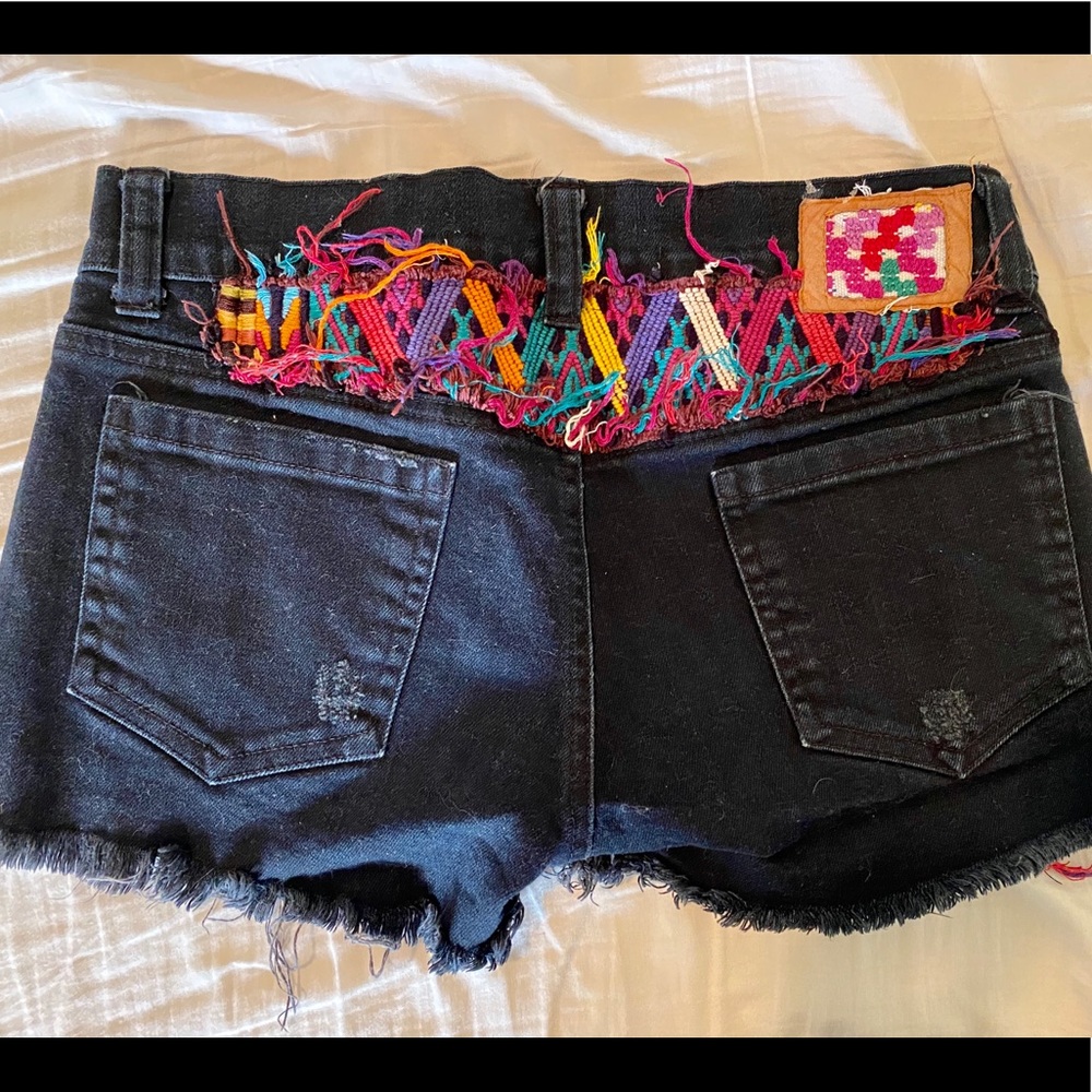 Jens pirate booty shorts size 25 from planet blue - Picture 2 of 2